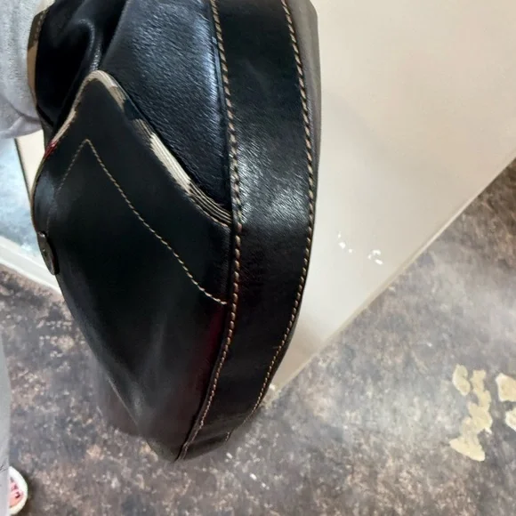 Burberry Brook Black Pebbled Leather Shoulder Bag Nova Check Trim - Picture 4 of 12